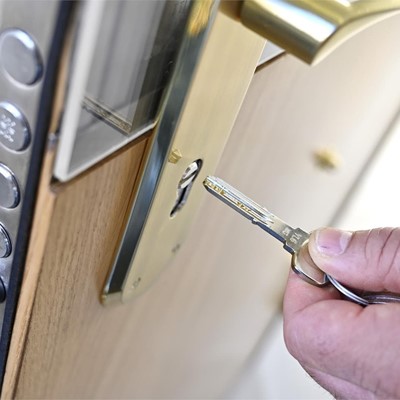 ¡30% de descuento en bombillos para puertas!